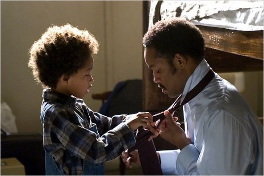 Image tirée du film « À la recherche du bonheur » avec Will Smith et son fils Jaden Smith.